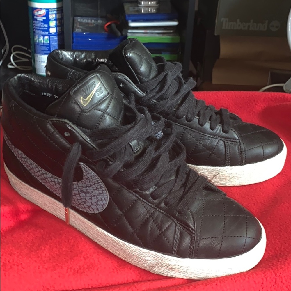 2006 supreme x Nike blazers black